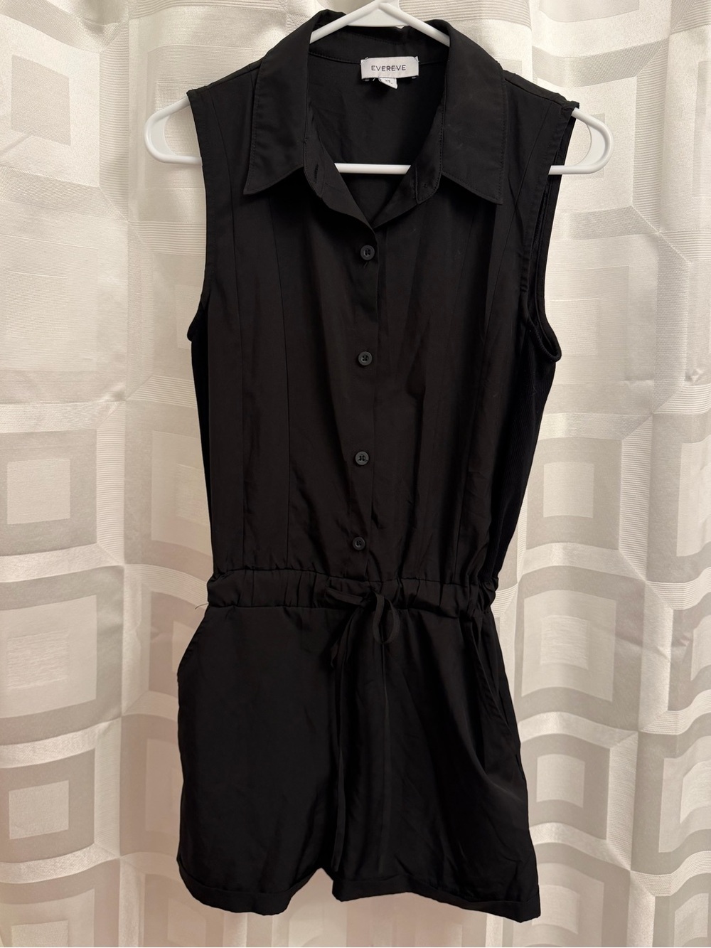 Evereve black sleeveless drawstring romper size XS date night outfit